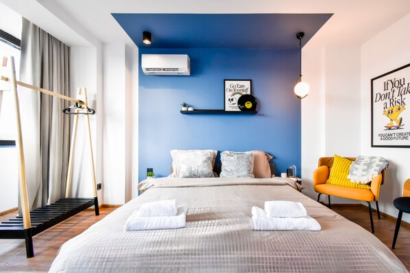 #SofiaSharedCharm
#CityscapeTerraceViews
#PastelRetreatSofia
#SharedLuxuryLiving
#CozyCommunalExperience
