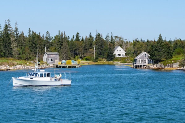 Creeds Cove Cottage on the Reach