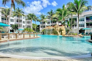 Beach-entry pool