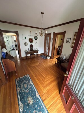 Side door foyer