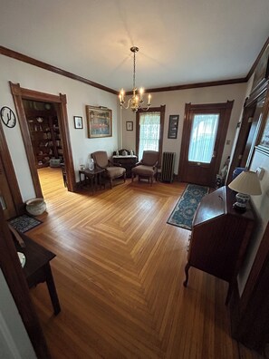 Another view of side door foyer from kitchen doorway
