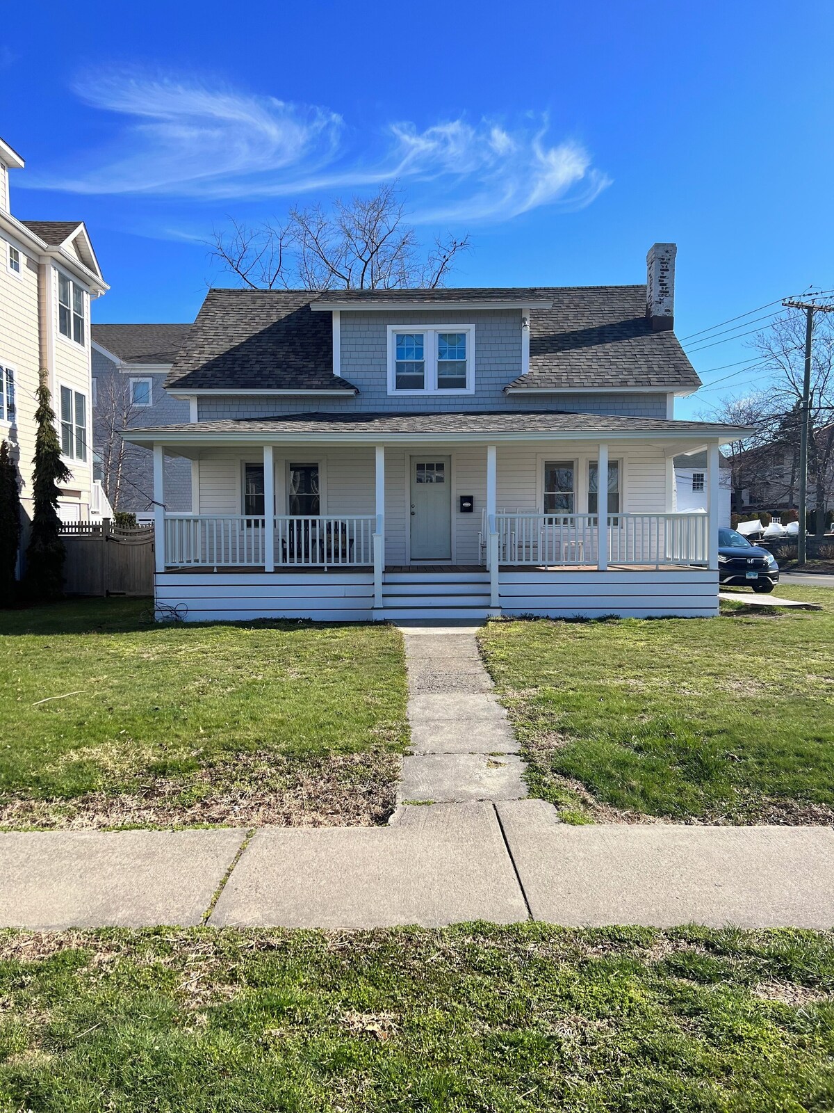 Fairfield Beach House across from the beach with yard!