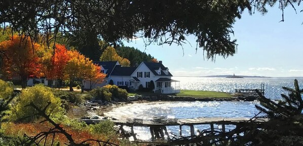 Welcome to Whitesail's House!