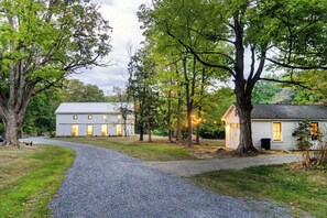 Main House & Carriage House