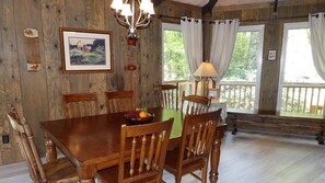 Main Level: Dining Area