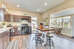 Kitchen | Cooking Basics | Coffee Bar | Toaster