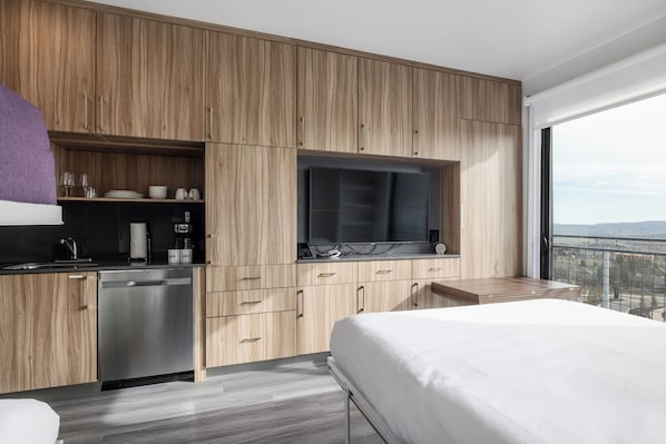 Cute studio layout unit.