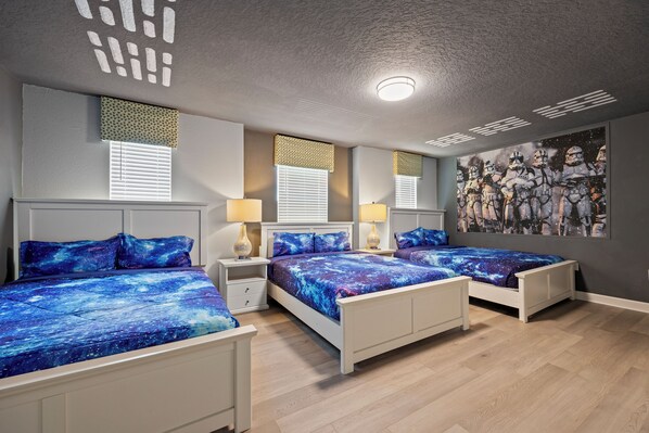Star Wars Room 3 Queen Beds