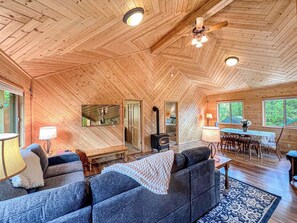 Small Apt LR-1