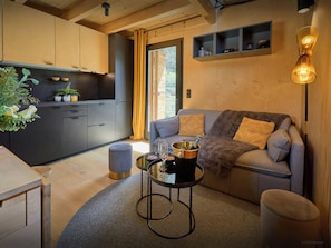 Lounge/Kitchen