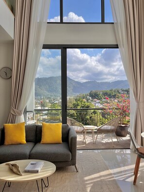 Panoramic mountain view penthouse at Icon Park (13834)