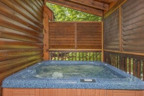 Indoor spa tub