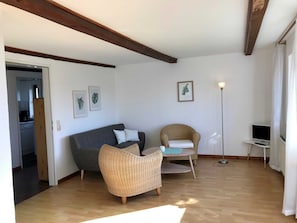 Wohnbereich mit Zugang Terrasse