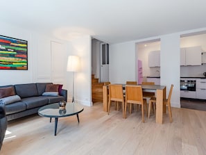 Table, Meubles, Canapé, Bâtiment, Maison, Design Intérieur, Bois, Salon, Sol, Sol