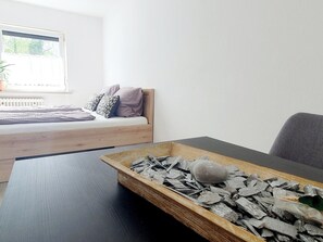 Ferienwohnung Jessika-Esstisch