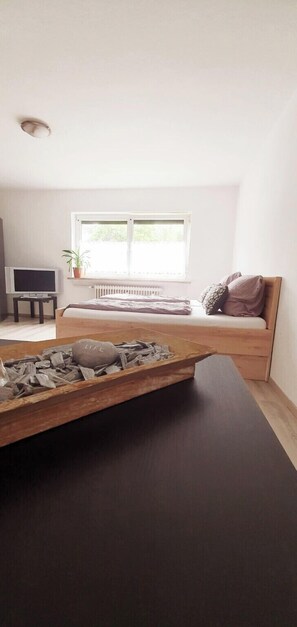 Ferienwohnung Jessika-Blick zum Doppelbett