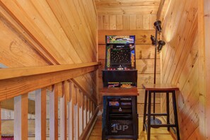 9-09_CabinontheMountain