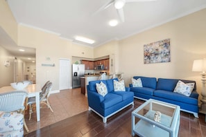 Spacious living/dining area