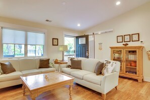 Living Room | Smart TV
