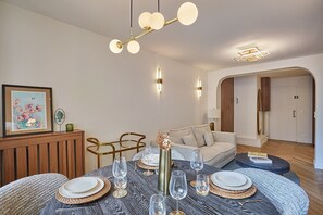 salle à manger pour 4 personnes