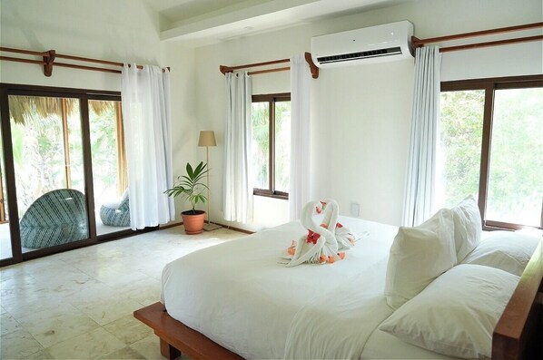 Unit with 1 King bed