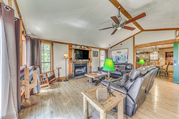Ruidoso Vacation Rental | 2BR | 2BA | 1,600 Sq Ft | Stairs Required