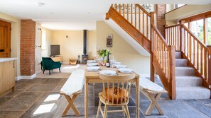 Dining Area/Sitting Room, Siskin Barn, Bolthole Retreats