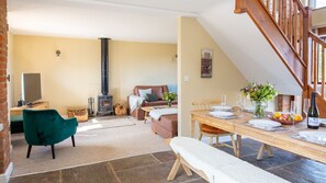 Dining Area/Sitting Area, Siskin Barn, Bolthole Retreats