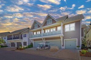 Home features a 6 seater golf cart and 6 adult bikes!