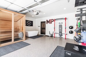 Cold plunge, relaxing sauna and fitness equipment