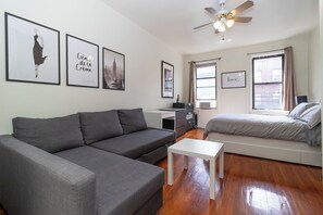 2-Loungearea(2)