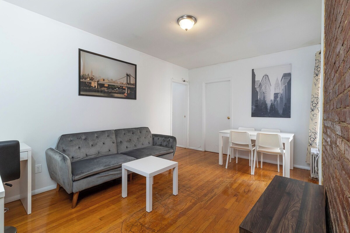 Fully equipped 2 BR on Upper East Side
