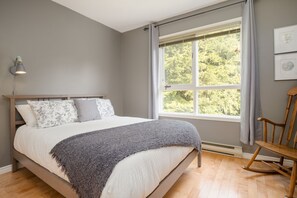 Secondary bedroom with double bed