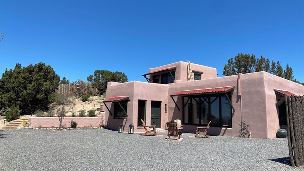 El Conejo is 1250 square feet.