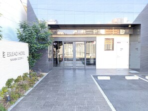 施設の正面