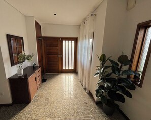 Hall Entrada
