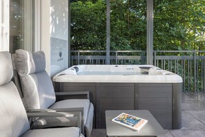 Bain à remous extérieur