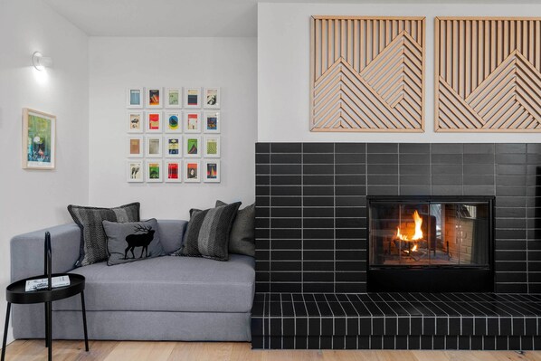 Bend Vacation Rental | 1BR | 2BA | Steps to Enter | 712 Sq Ft