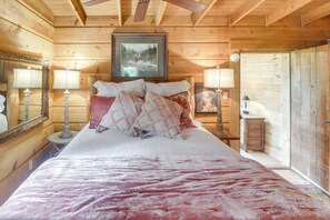 Studio | 1st Floor | Queen Bed | Linens Provided