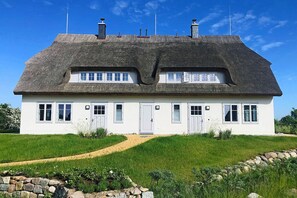 Außenseite Ferienhaus [Sommer]