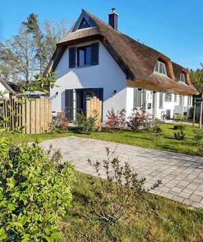 Außenseite Ferienhaus [Sommer]