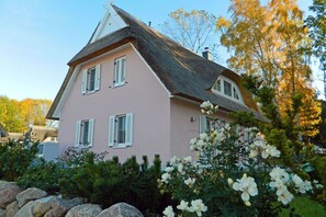 Außenseite Ferienhaus [Sommer]