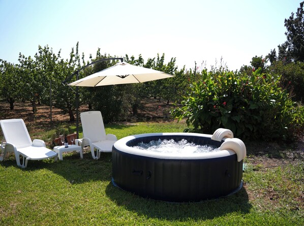 Bain à remous extérieur