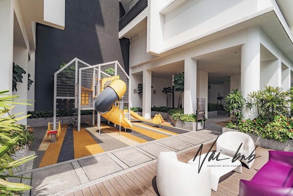 Children’s play area – outdoor