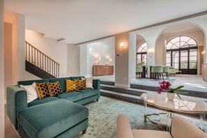 Autumn, Dining Room, Living Room, Spring, Summer, Winter