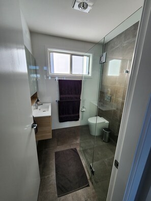 Top floor bathroom 