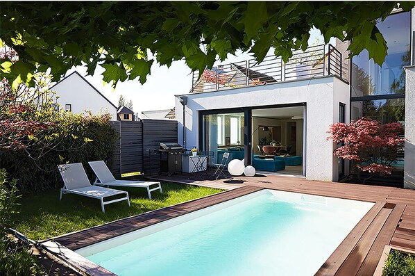 Piscine vers logement png