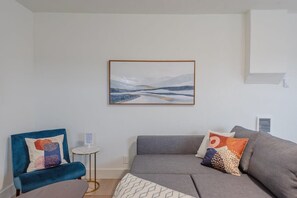 #StayinMyDistrict #IndigoCottage #BookDirect