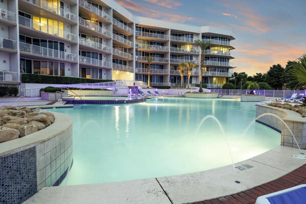 Gorgeous Pool located at the Moorings - Nothing Soothes the Soul like a Day by the Water~Book Now for Summer Vacay!