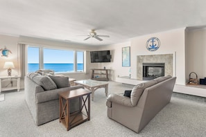 DS302: The Sandbar | Living Area